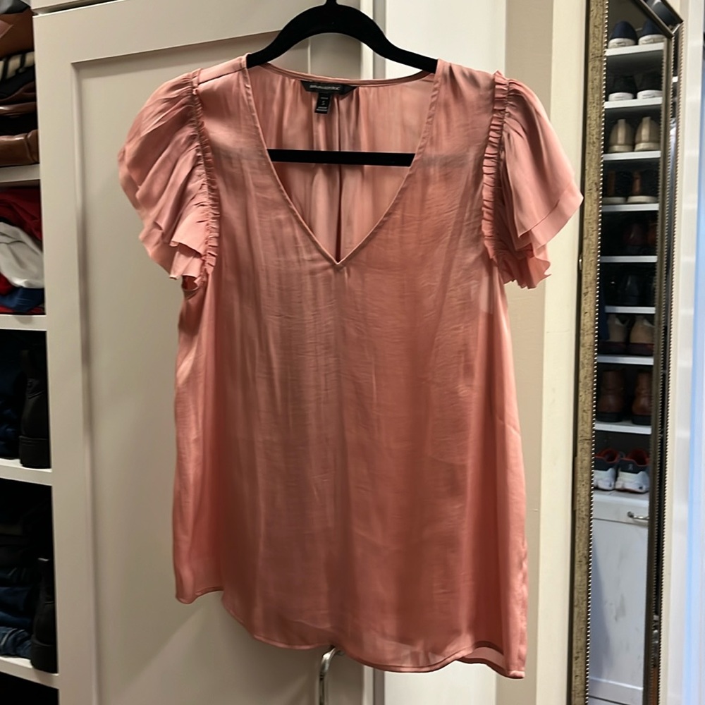 Banana Republic, Size S, Peach color top, excellent condition.